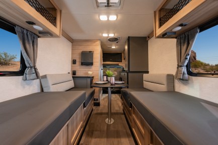 CR 18 ultra interior 4